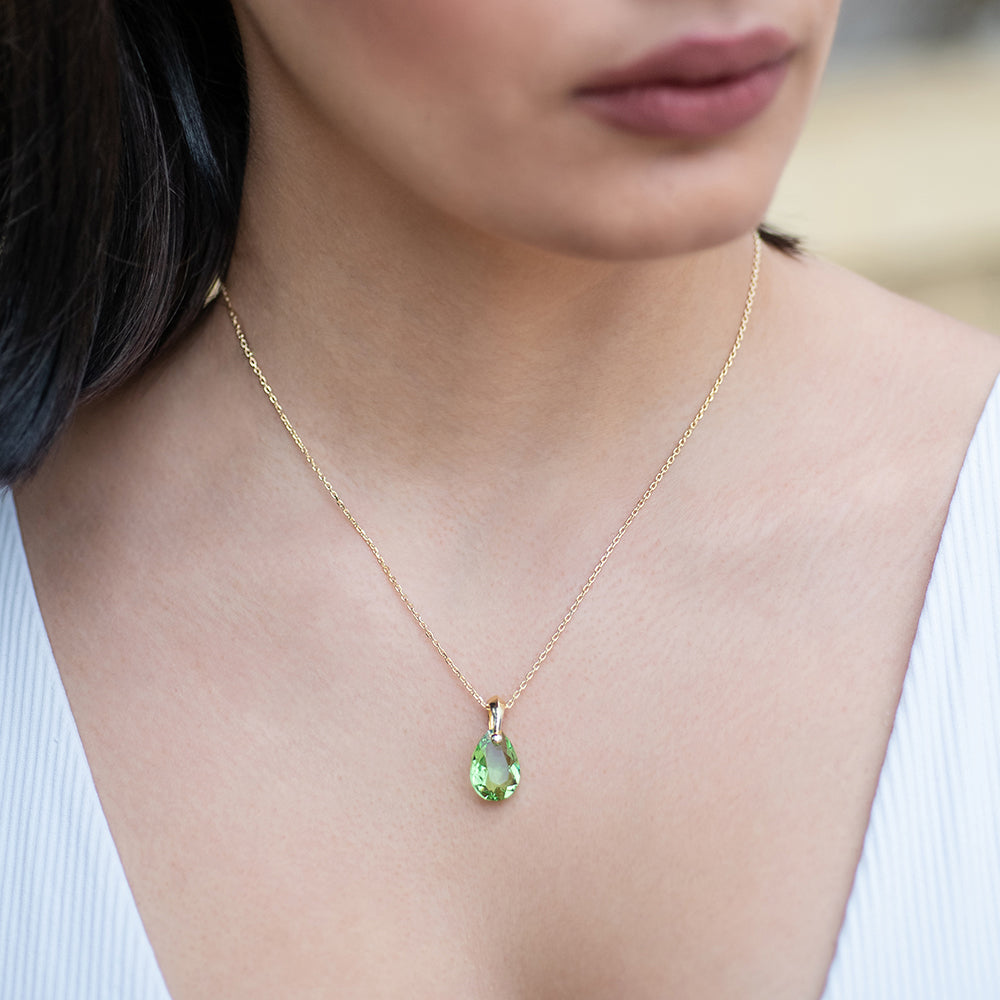 August - Original Swarovski Birthstone & Chain